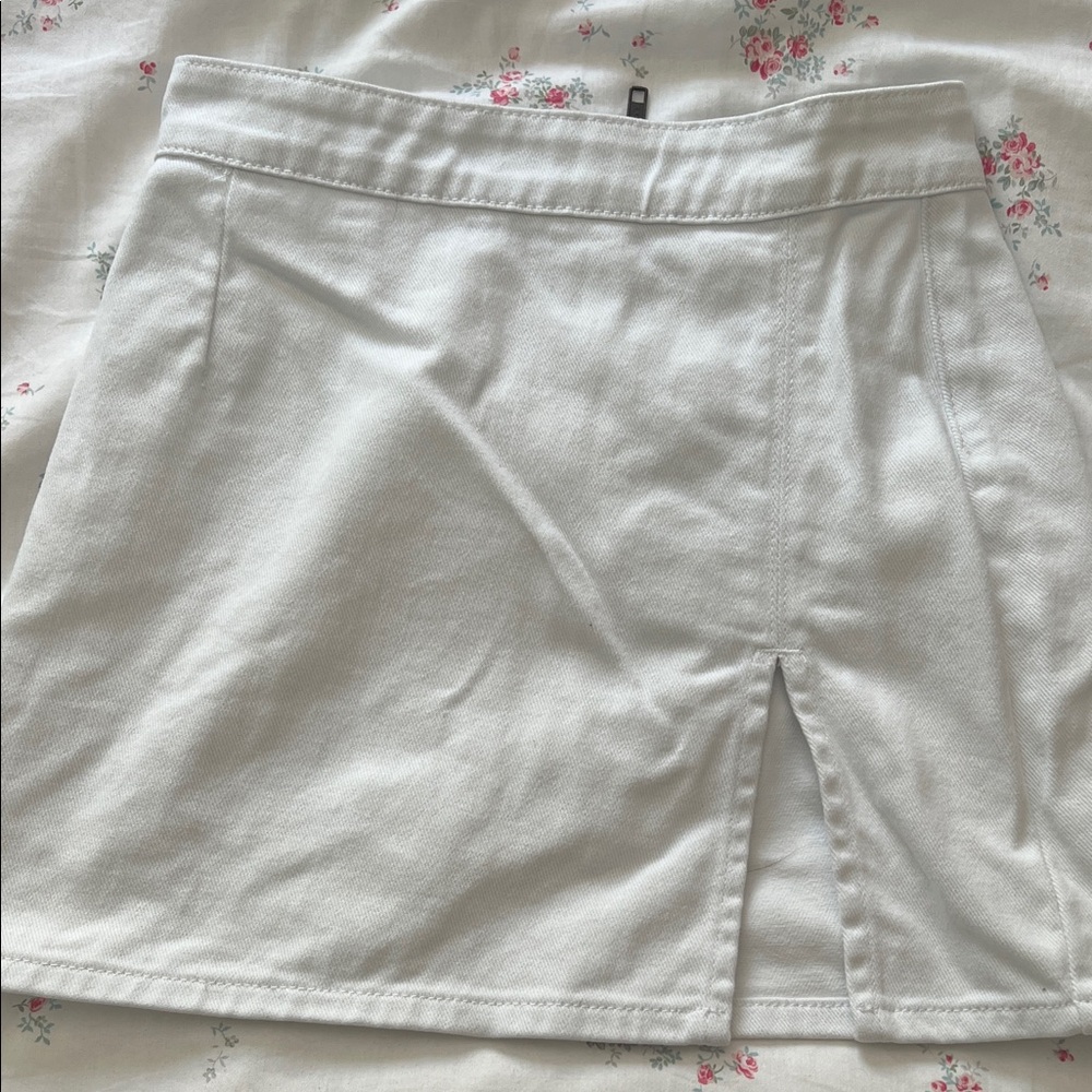 Lioness White Skirt NWOT